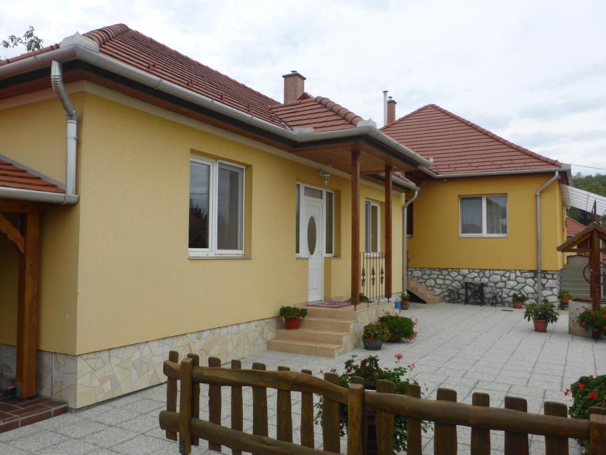 Napfény Apartman és Vendégház Egerszalók Extérieur photo