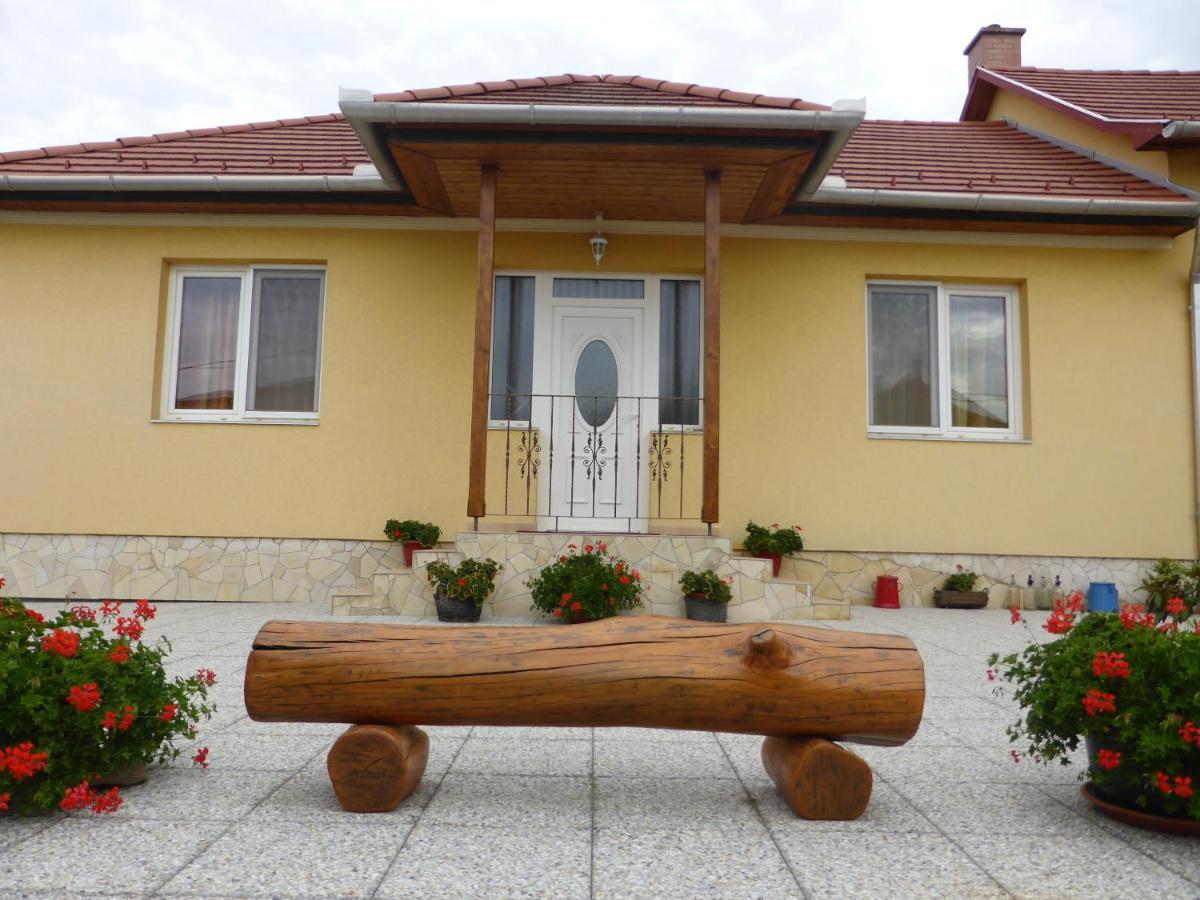 Napfény Apartman és Vendégház Egerszalók Extérieur photo
